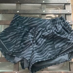 lululemon hotty hot 2.5”